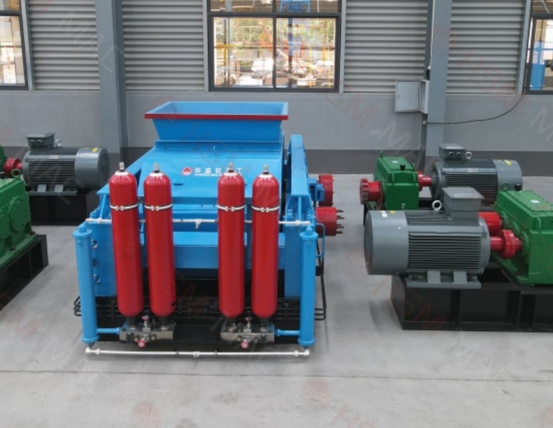 鋁土礦對(duì)輥破碎機(jī)